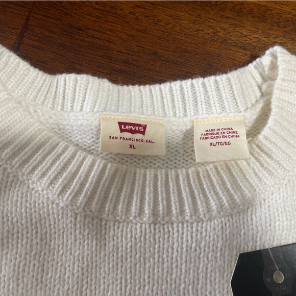 NWT Levi’s Sweater - Picture 2 of 7